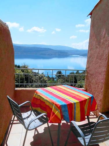 Appartement d'une chambre avec vue sur le lac terrasse amenagee et wifi a Sainte Croix du Verdon a 2 km de la plage - Location saisonnière - Sainte-Croix-du-Verdon