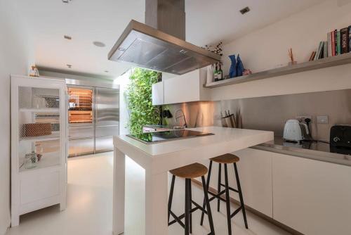 Stunning 3 Bed Townhouse in the heart of Mayfair 3