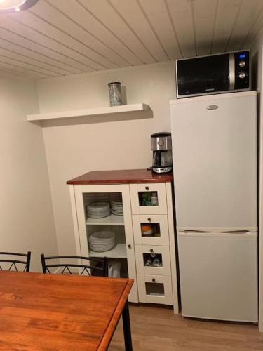 Quiet, centrally-located basement apartment in Molde