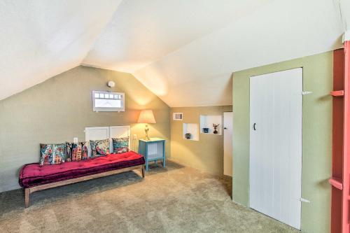 Charming Eugene Vacation Home 1 Mi to Dtwn! Charming Eugene Vacation Home 1 Mi to Dtwn!