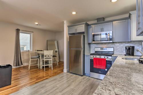 Newark Apartment about 5 Mi to Turtle Back Zoo! in Newark, USA