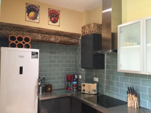 4 bedrooms, 5 beds