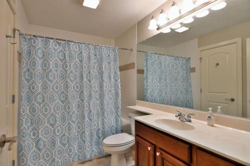 Unit 207 2 BDRM 2 BA condo - image 3