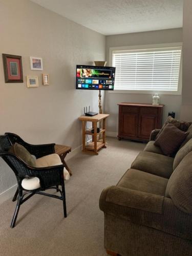 Unit 207 2 BDRM 2 BA condo - image 5