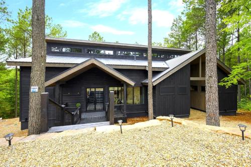 The Enclave, Broken Bow