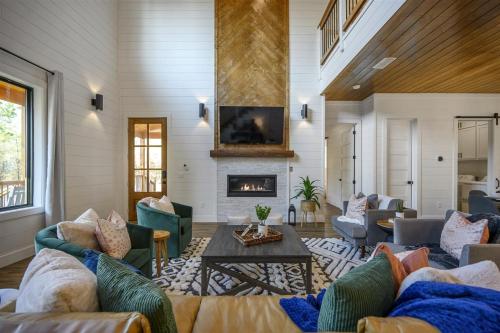 Glamping Creekside in Broken Bow, USA
