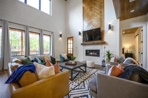 Glamping Creekside in Broken Bow, USA