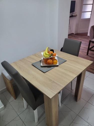 Tića3 (Tica3) in Laćarak