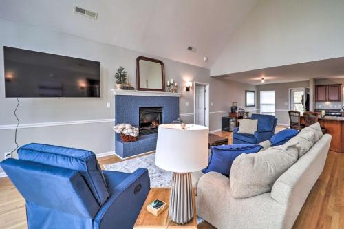 Beech Mountain Family Cabin with Hot Tub and Deck in Beech Mountain, USA