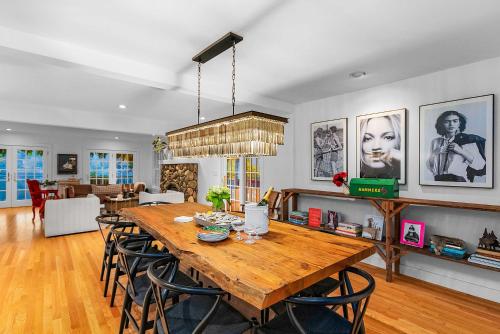 The Hammersley Luxury Waterfront Estate! in Shelton