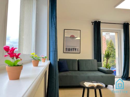 Bałtyk Apartment- Tranquil Retreat, 15 Minutes to the Sea & Gdańsk City Center
