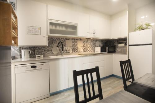 Cocina, Alojamientos Cantíber (Alojamientos Cantiber) in Santander