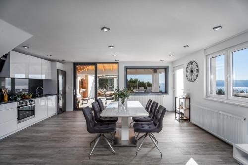 Villa Dream with private pool 2 bedrooms with en-suite bathrooms sea view - image 4
