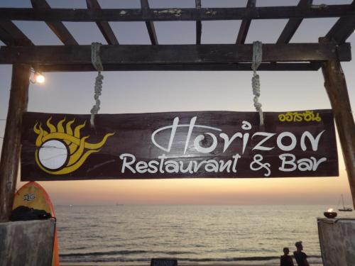Horizon Bungalows Restaurant and Bar