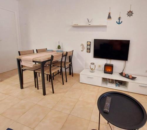 Apartament Casa del Gato Rojo , communal swimming pool , terrace with barbecue