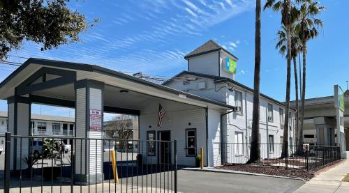 Americas Best Value Inn Riverwalk Downtown Market – San Antonio, TX