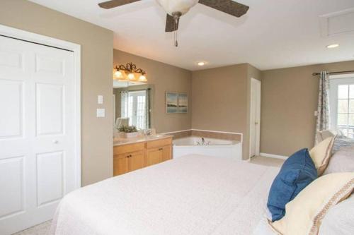 40- Lake and Bourbon Trail Getaway in Taylorsville, USA