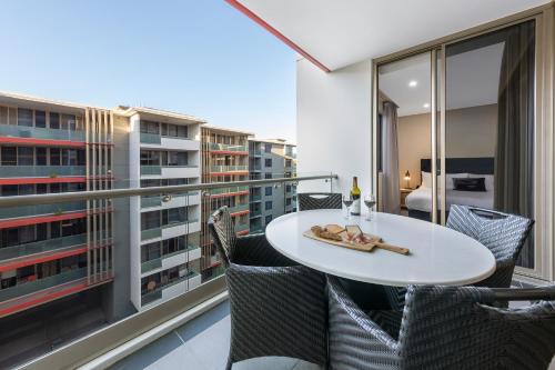 Balcony/terrace, Meriton Suites North Ryde in Ryde