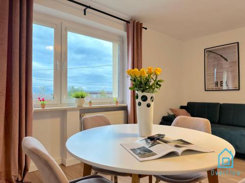 Hel Apartment- Tranquil Retreat, 15 Minutes to the Sea & Gdańsk City Center