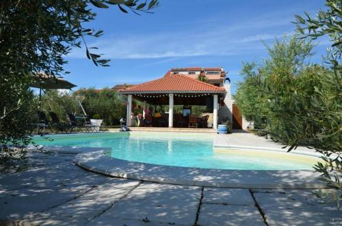 Family friendly apartments with a swimming pool Povljana Pag - 244 Povljana 