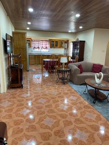 Boston Bay, Portland Cozy Corner in Drapers