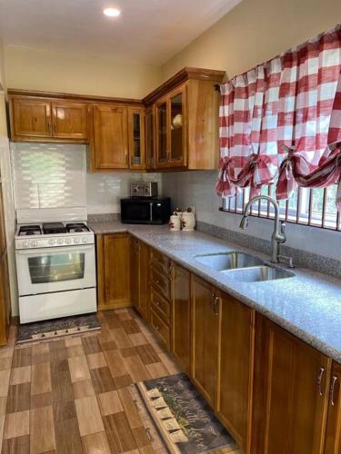 Boston Bay, Portland Cozy Corner in Drapers