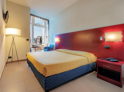 Superior Double Room with Sea View image 3
