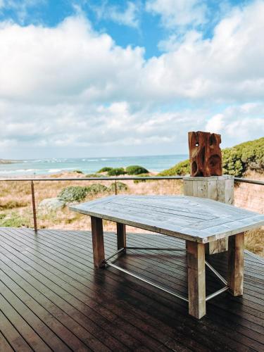 Wave Retreat, King Island