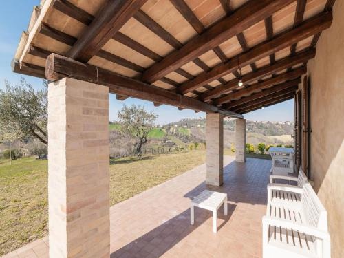 Balcony/terrace, Tranquil holiday home in Moregnano with garden in Petritoli