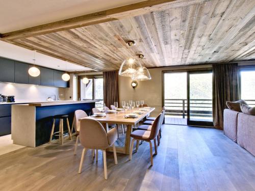 Appartement skis aux pieds avec conciergerie a Meribel - FR-1-613-63 in Meribel Center
