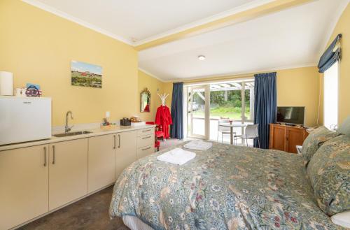 The Farm Bed & Breakfast in Pukerangi