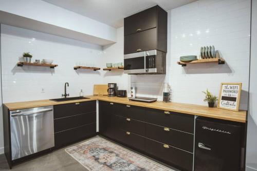 NYC Loft Inspired •12 mins to WEM •Vintage arcade in Acheson (AB)