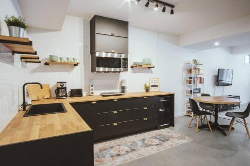 NYC Loft Inspired •12 mins to WEM •Vintage arcade in Acheson (AB)