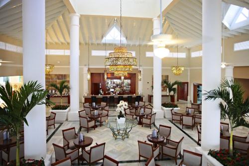 مطعم, Bahia Principe Luxury Bouganville (Adults Only) in La Caña