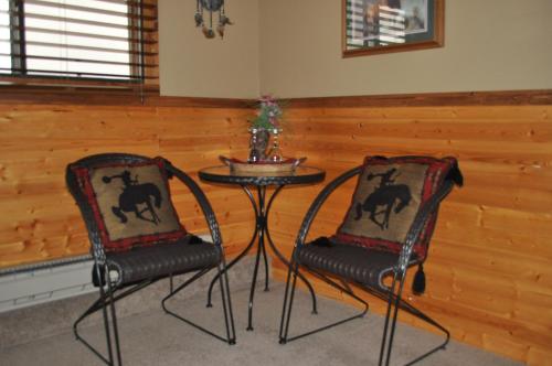 Queen Room with Shared Bathroom