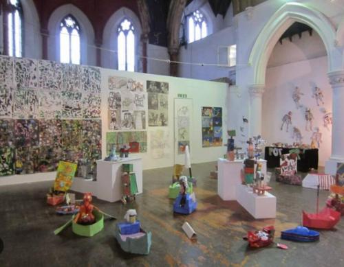 Functional Double With An Ensuite Toilet And Shower Near Tube And Bus Stations