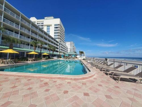 Beautiful one bedroom oceanfront condo in Daytona Beach, USA