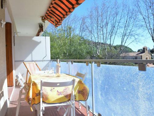 Appartement Le Lavandou, 2 pièces, 4 personnes - FR-1-251-258 - Location saisonnière - Le Lavandou