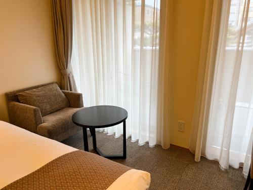 Deluxe Twin Room image 8