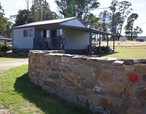 Highland Cabins And Cottages At Bronte Park In Australia