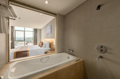 Bad, The Reed Hotel in Ninh Binh City