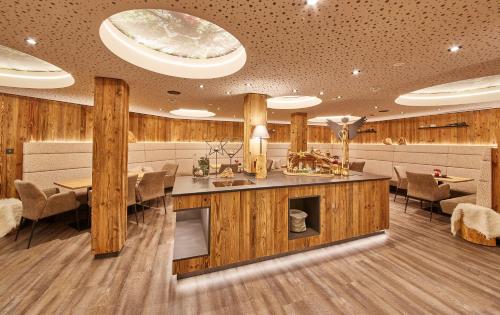 restavracija, Hotel Astrid inklusive JokerCard & Pool in Saalbach