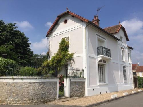 Belle maison dans un village de charme gîte à louer Moisson