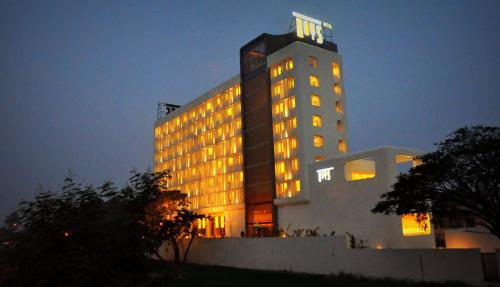 Keys Select by Lemon Tree Hotels, Kochi