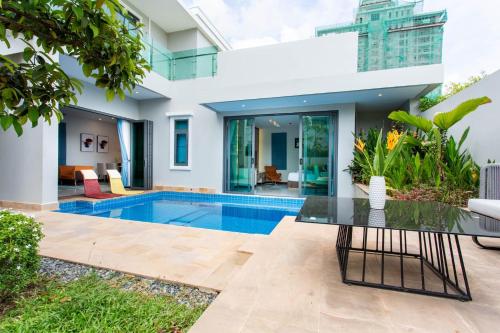 Exterior view, CASTLE BAYVIEW RESORT & SPA in Kampot