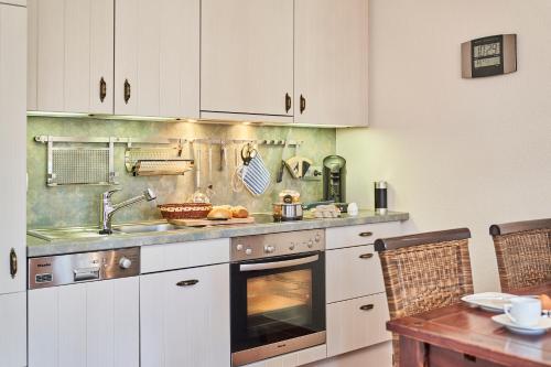 Three-Bedroom Apartment image 7