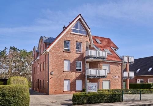 Three-Bedroom Apartment image 4