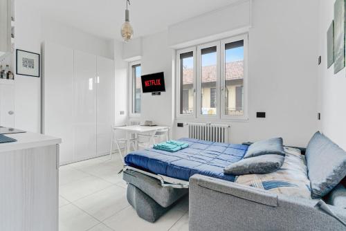 METRO M1 - Smart Home, fast free WiFi & Netflix