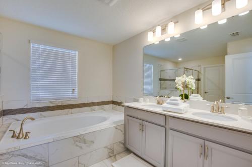 Champions Gate Resort - 5 Bed 5 Baths VILLA in Davenport, USA