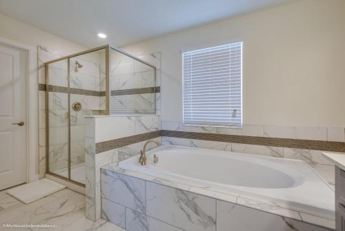 Champions Gate Resort - 5 Bed 5 Baths VILLA in Davenport, USA